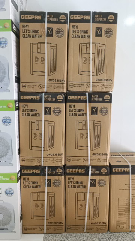 آبسردکن رومیزی جیپاس مدل GWD8356
